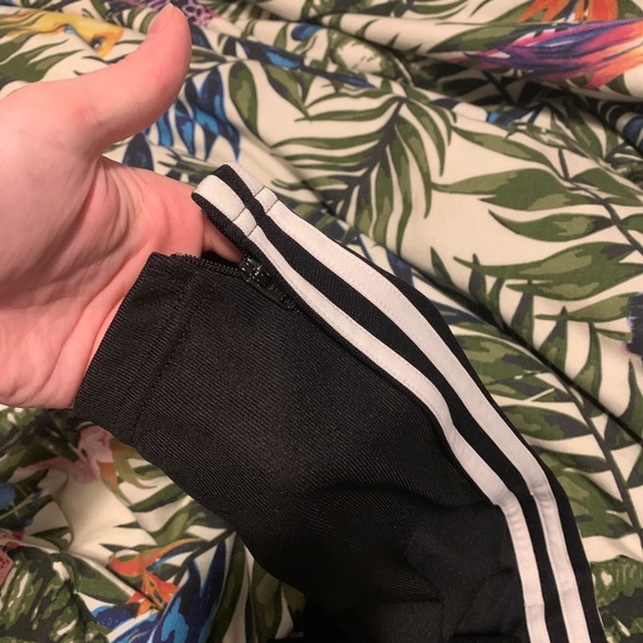 2 x adidas pants - Picture 2 of 7
